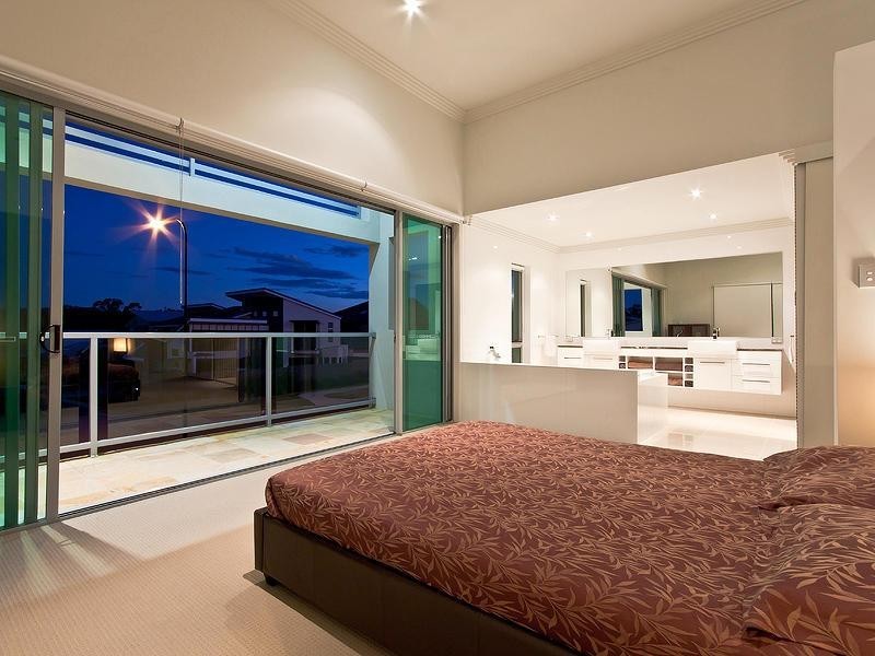 46 Azzurra Drive, Varsity Lakes QLD 4227