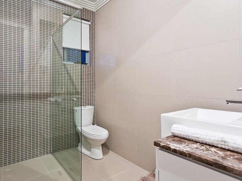 46 Azzurra Drive, Varsity Lakes QLD 4227