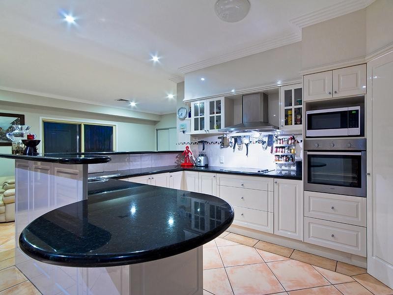 10 Hillridge Crescent, Varsity Lakes QLD 4227