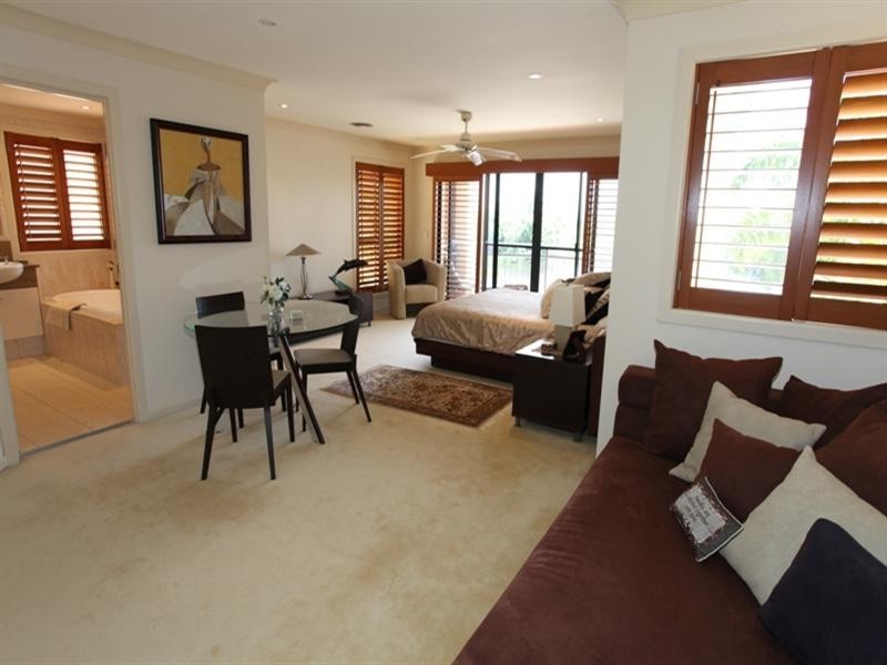 49/117 Palm Meadows Drive, Carrara QLD 4211