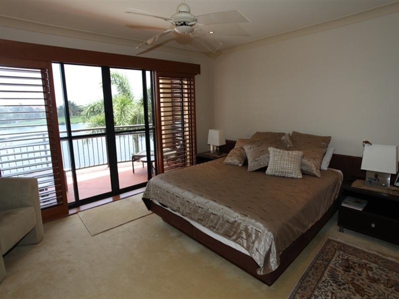 49/117 Palm Meadows Drive, Carrara QLD 4211