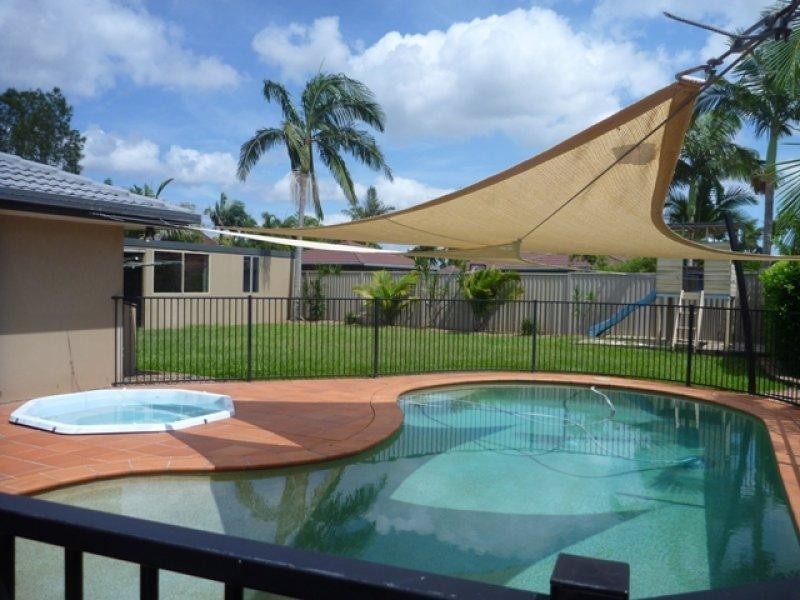 3 Ireby Court, Mermaid Waters QLD 4218