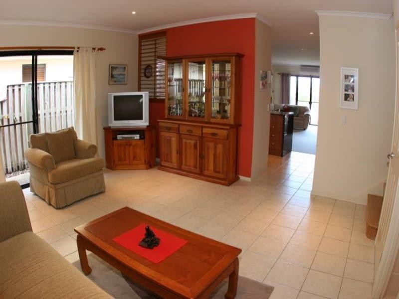 63/136 Palm Meadows Drive, Carrara QLD 4211