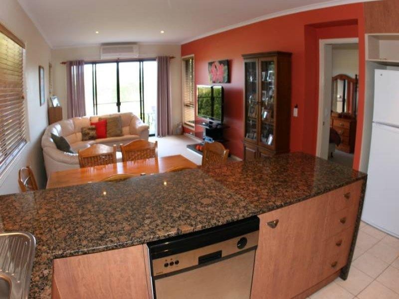 63/136 Palm Meadows Drive, Carrara QLD 4211