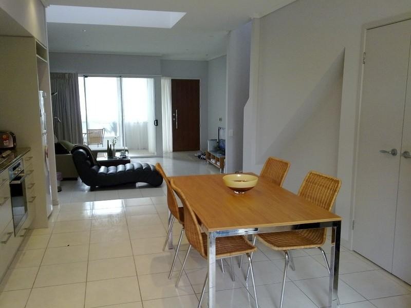 34 Moores Crescent, Varsity Lakes QLD 4227