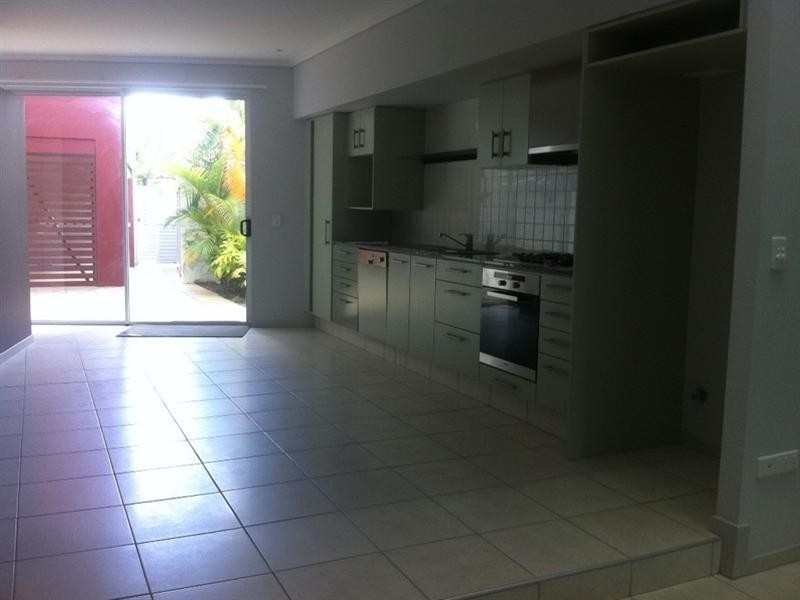 34 Moores Crescent, Varsity Lakes QLD 4227
