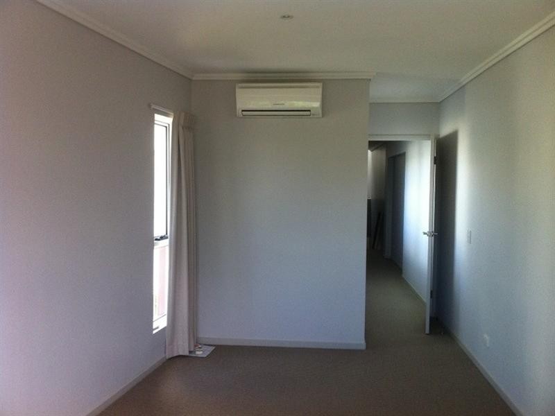 34 Moores Crescent, Varsity Lakes QLD 4227