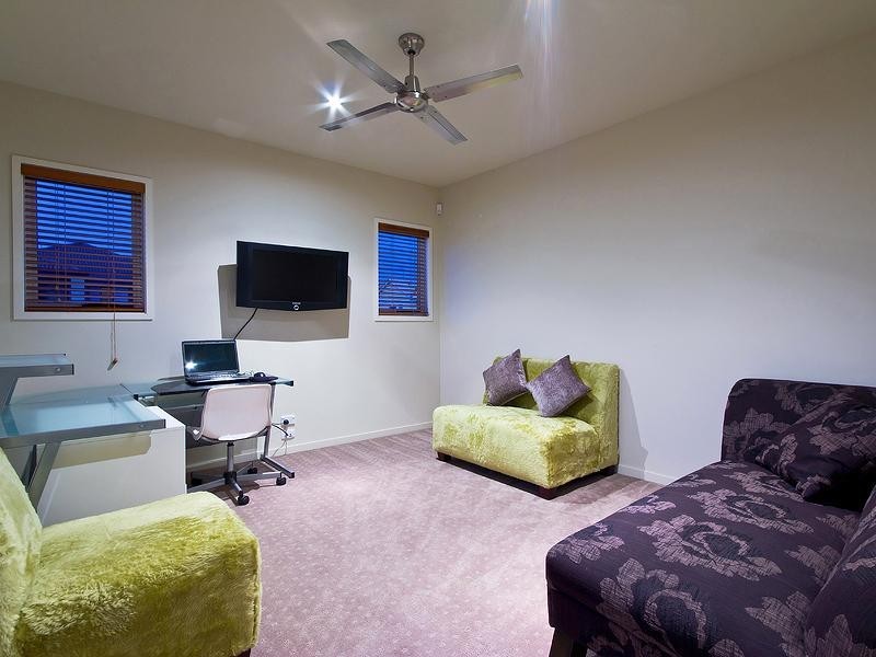 22 Meridien Avenue, Varsity Lakes QLD 4227