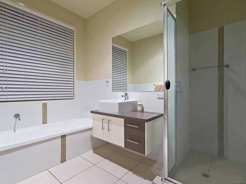 22 Meridien Avenue, Varsity Lakes QLD 4227