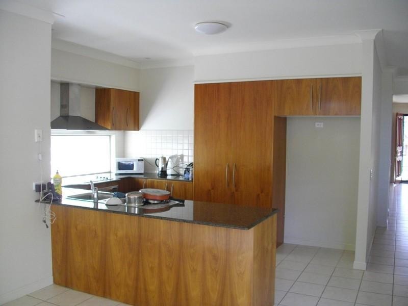 16 Blue Ridge Crescent, Varsity Lakes QLD 4227