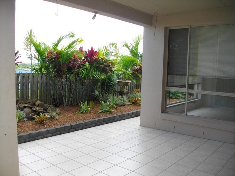 16 Blue Ridge Crescent, Varsity Lakes QLD 4227