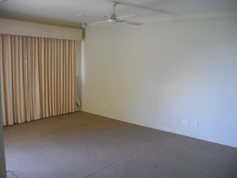 16 Blue Ridge Crescent, Varsity Lakes QLD 4227