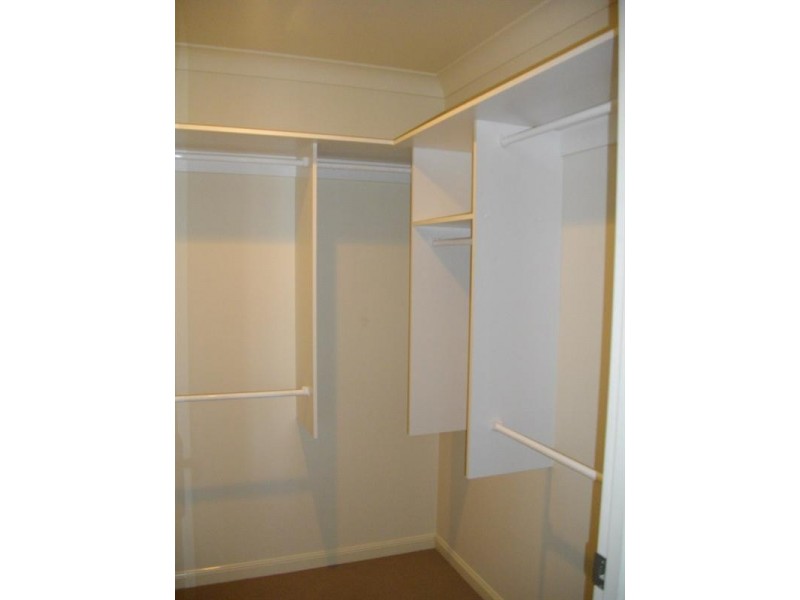 16 Blue Ridge Crescent, Varsity Lakes QLD 4227