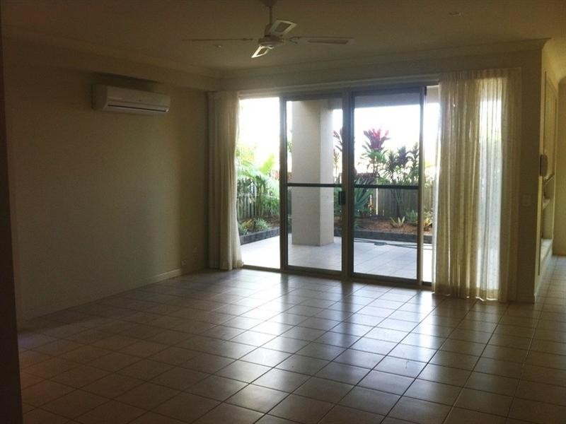 16 Blue Ridge Crescent, Varsity Lakes QLD 4227