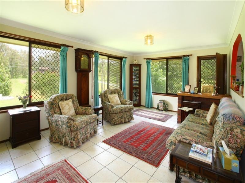 11 Viscount Drive, Tallai QLD 4213