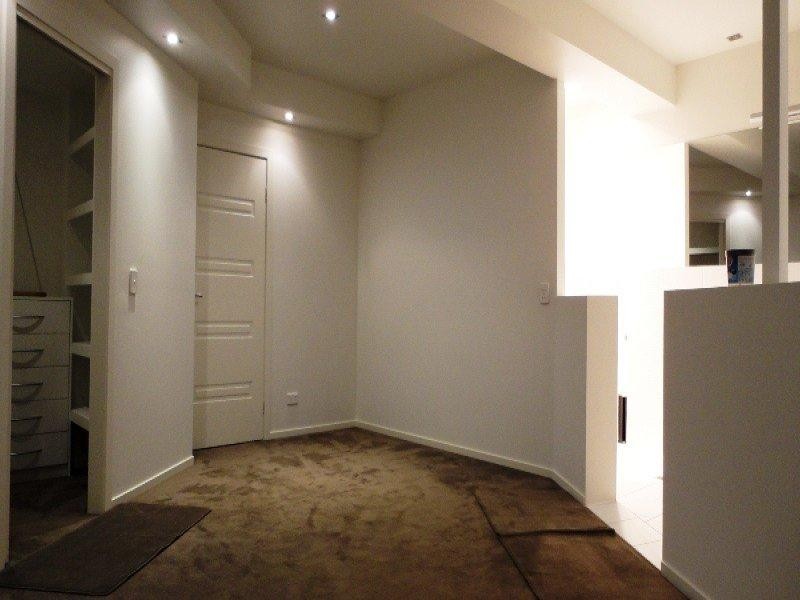 77 Paddington Drive, Carrara QLD 4211