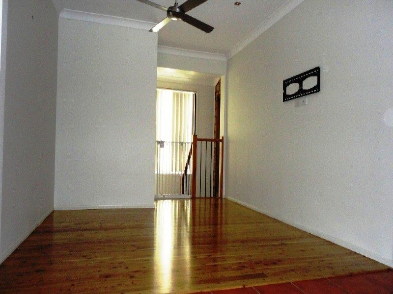 77 Paddington Drive, Carrara QLD 4211