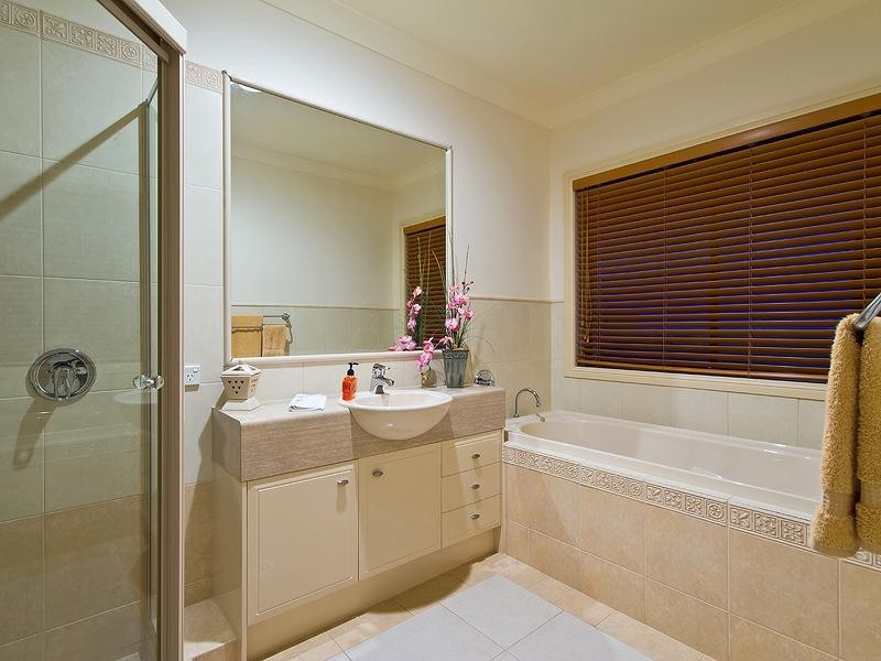 24 Marriott Way, Highland Park QLD 4211