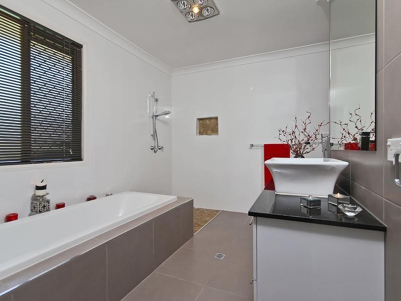 5 Namoi Court, Carrara QLD 4211