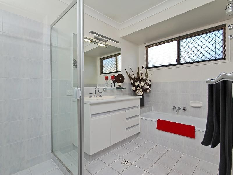 5 Namoi Court, Carrara QLD 4211