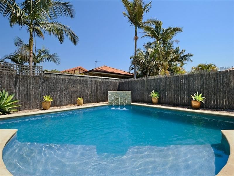 60 Cumberland Drive, Varsity Lakes QLD 4227