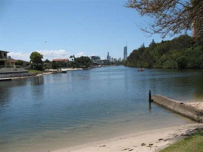 12/15 Hooker Boulevard, Broadbeach Waters QLD 4218