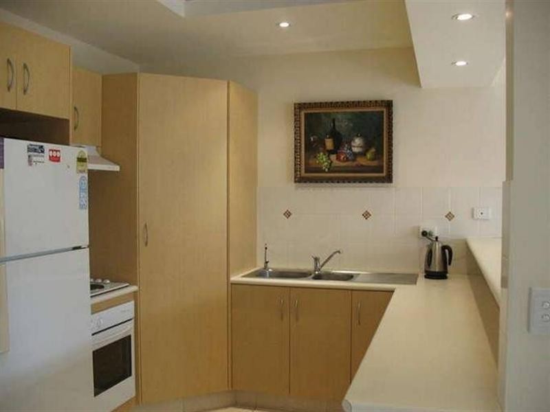 12/15 Hooker Boulevard, Broadbeach Waters QLD 4218