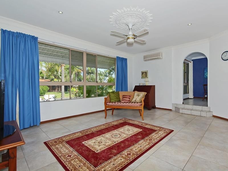 16 Lakeridge Drive, Varsity Lakes QLD 4227