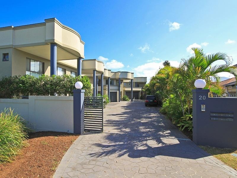 1/20 Comore Drive, Varsity Lakes QLD 4227