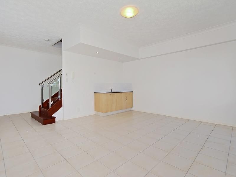 1/20 Comore Drive, Varsity Lakes QLD 4227