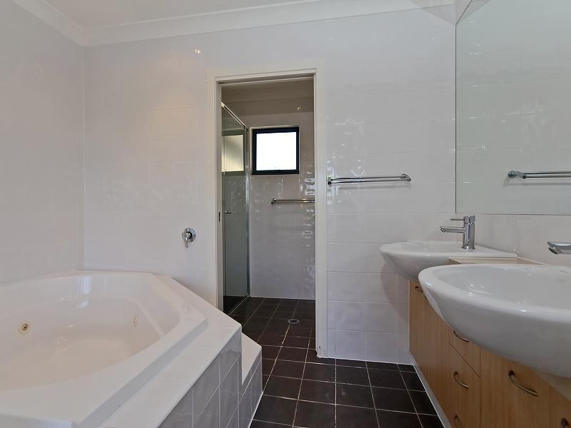 1/20 Comore Drive, Varsity Lakes QLD 4227
