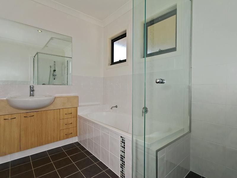 1/20 Comore Drive, Varsity Lakes QLD 4227