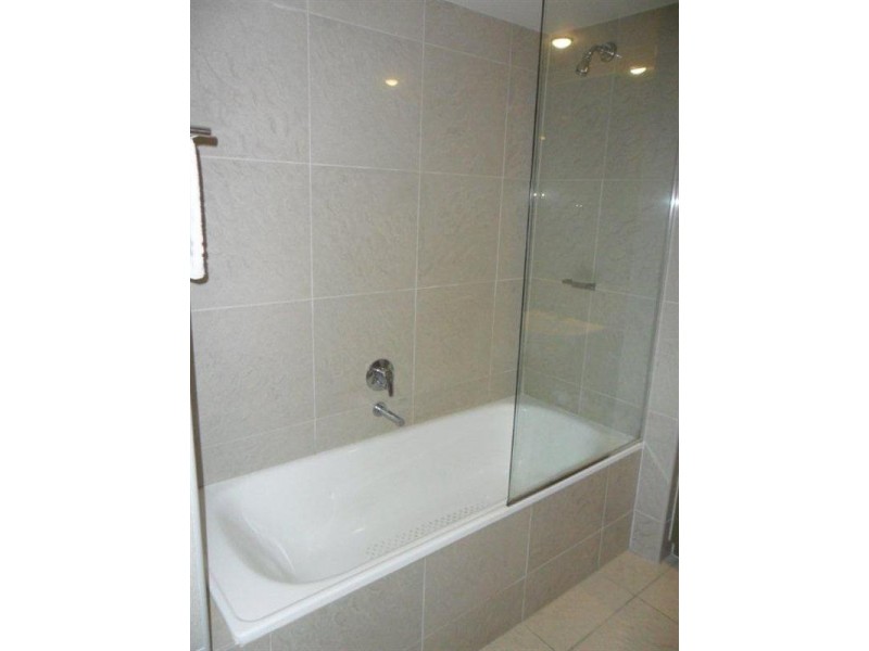 1088/1 ‘Swell Resort’, Burleigh Heads QLD 4220