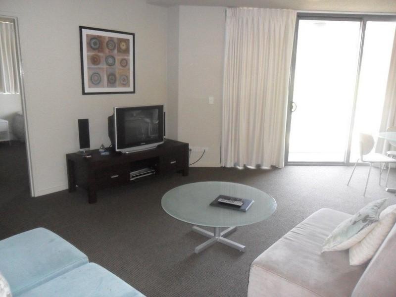 1088/1 ‘Swell Resort’, Burleigh Heads QLD 4220