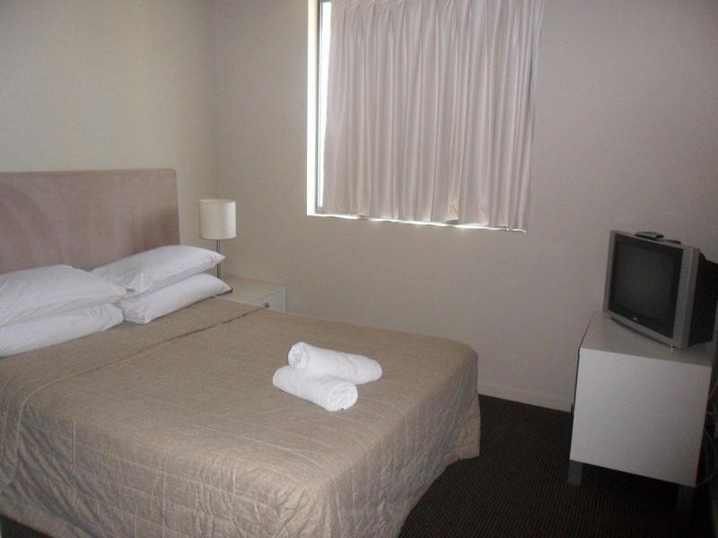 1088/1 ‘Swell Resort’, Burleigh Heads QLD 4220