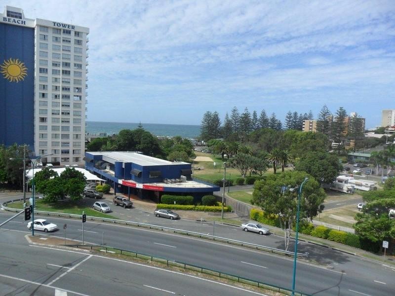1088/1 ‘Swell Resort’, Burleigh Heads QLD 4220