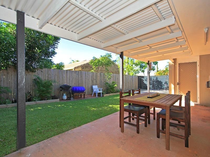 8 Southlake Drive, Varsity Lakes QLD 4227