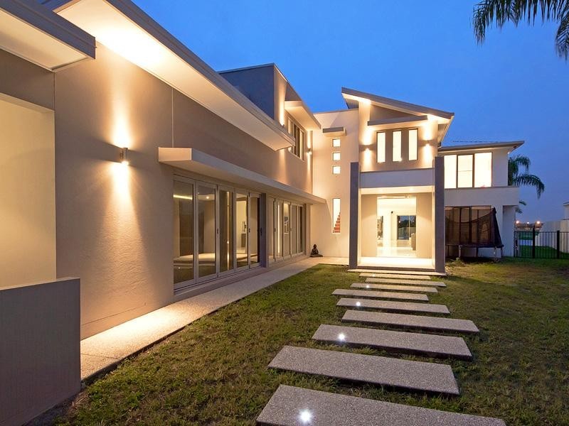 24 St Martins Place, Clear Island Waters QLD 4226