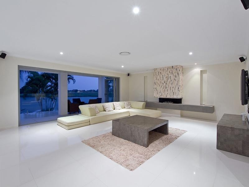 24 St Martins Place, Clear Island Waters QLD 4226