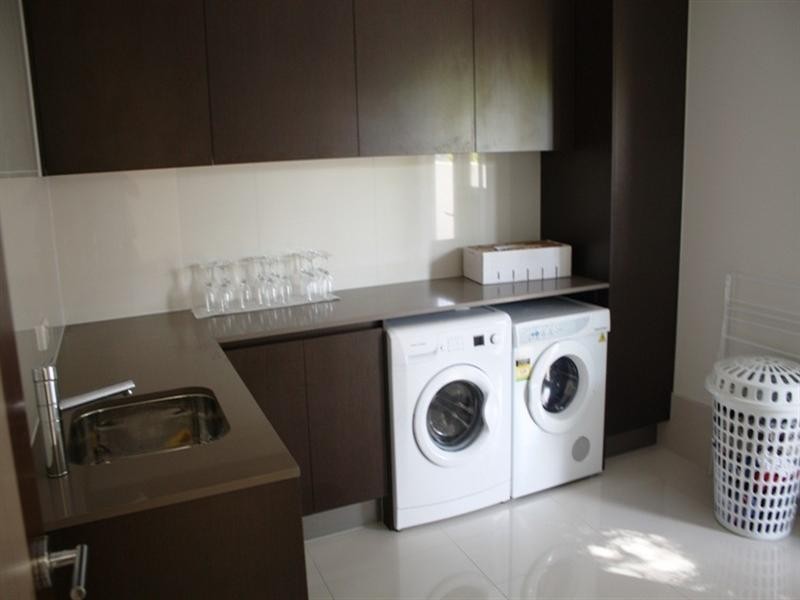 24 St Martins Place, Clear Island Waters QLD 4226