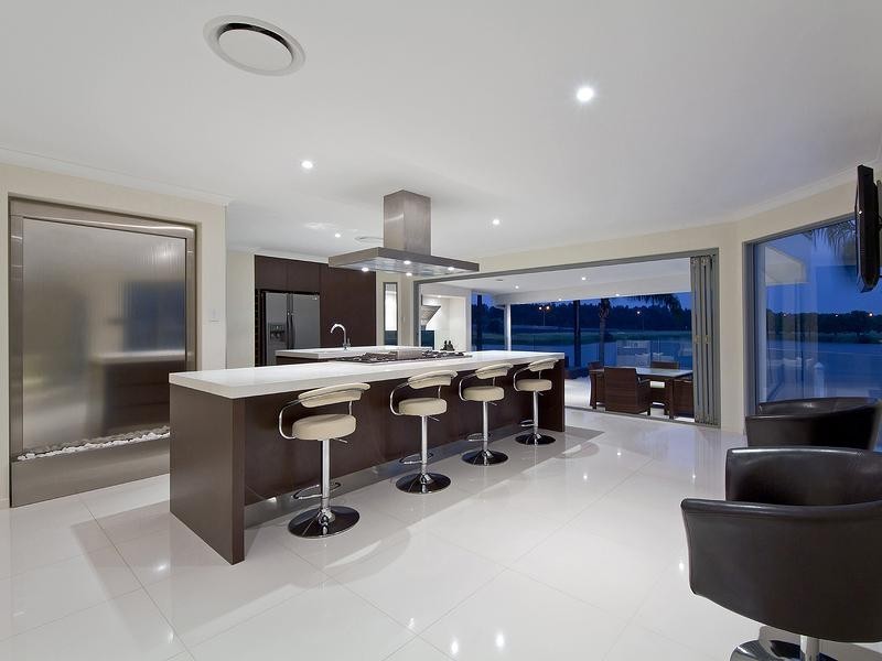 24 St Martins Place, Clear Island Waters QLD 4226