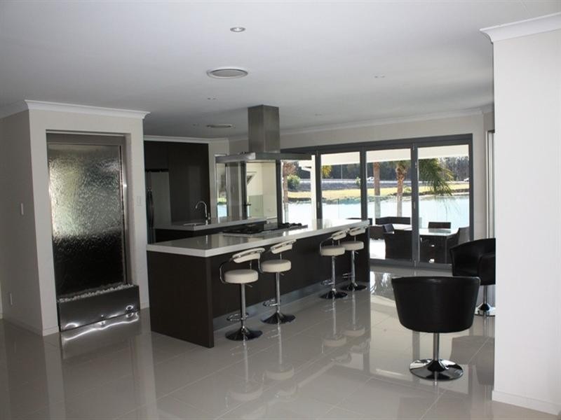 24 St Martins Place, Clear Island Waters QLD 4226