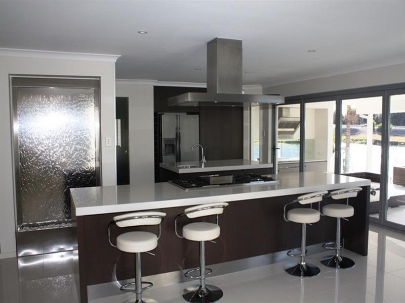 24 St Martins Place, Clear Island Waters QLD 4226