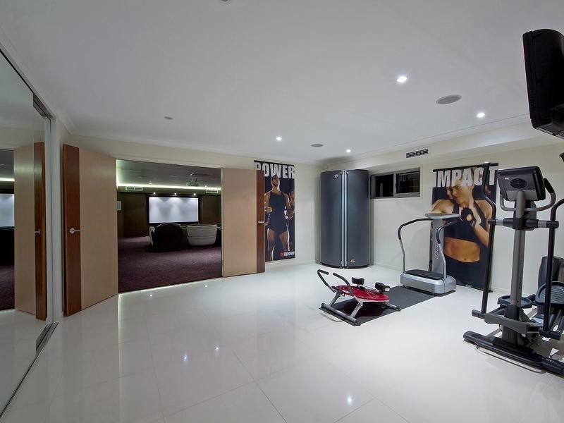 24 St Martins Place, Clear Island Waters QLD 4226