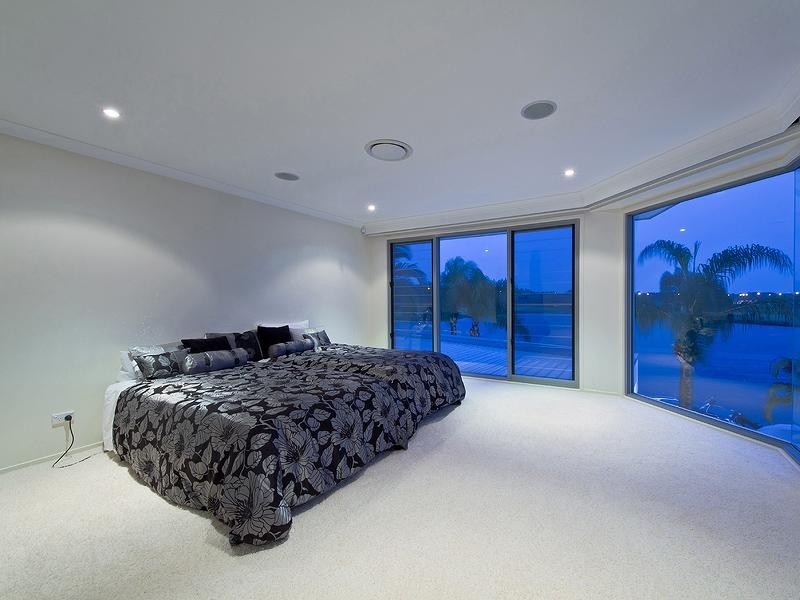 24 St Martins Place, Clear Island Waters QLD 4226