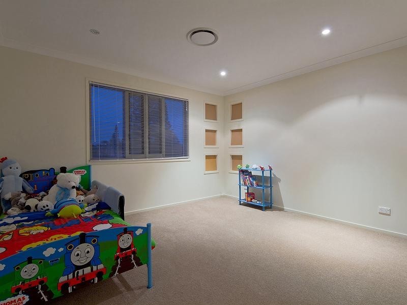 24 St Martins Place, Clear Island Waters QLD 4226