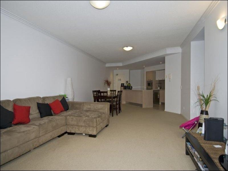 19/253 Varsity Parade, Varsity Lakes QLD 4227