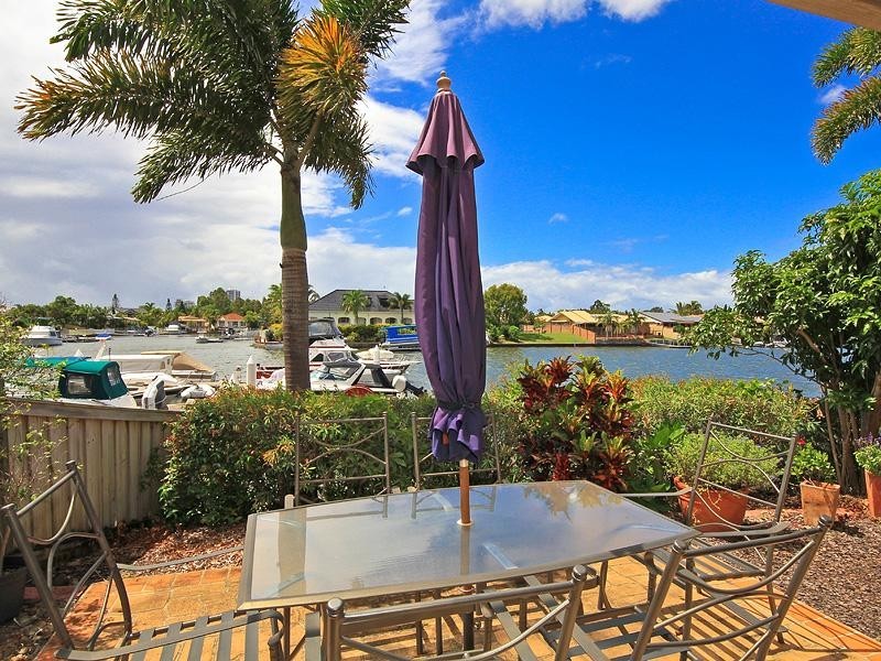 29/82 Limetree Parade, Runaway Bay QLD 4216