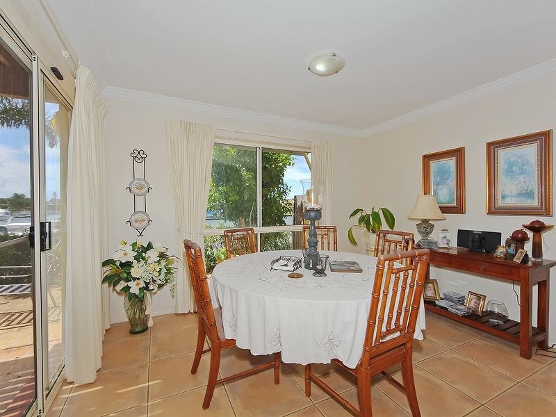 29/82 Limetree Parade, Runaway Bay QLD 4216