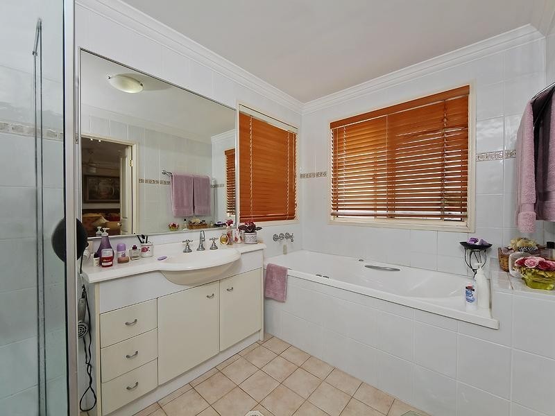 29/82 Limetree Parade, Runaway Bay QLD 4216